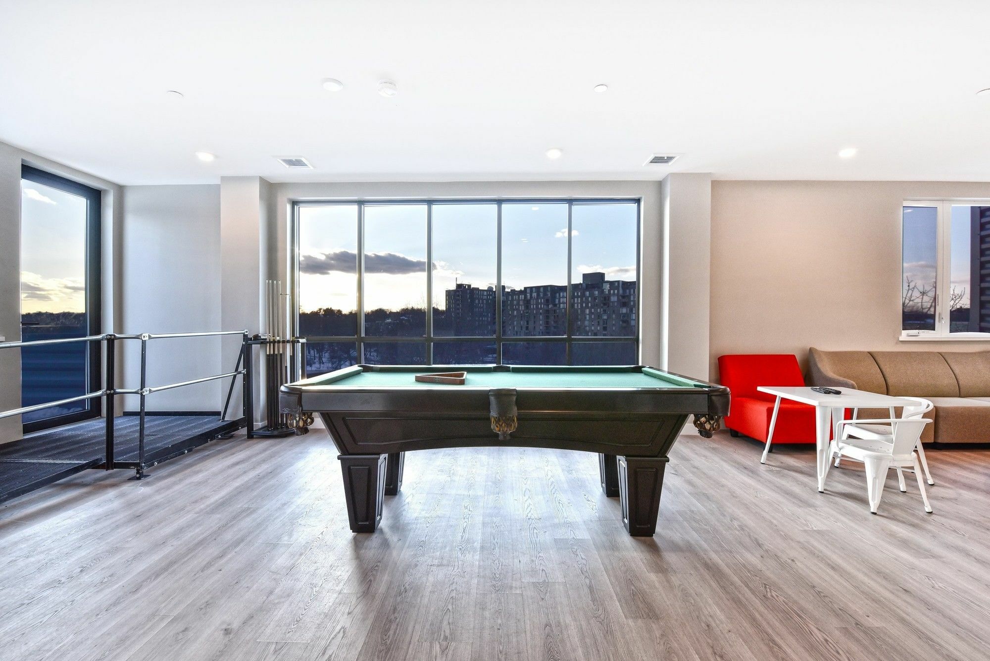 Global Luxury Suites At Longwood Brookline Esterno foto